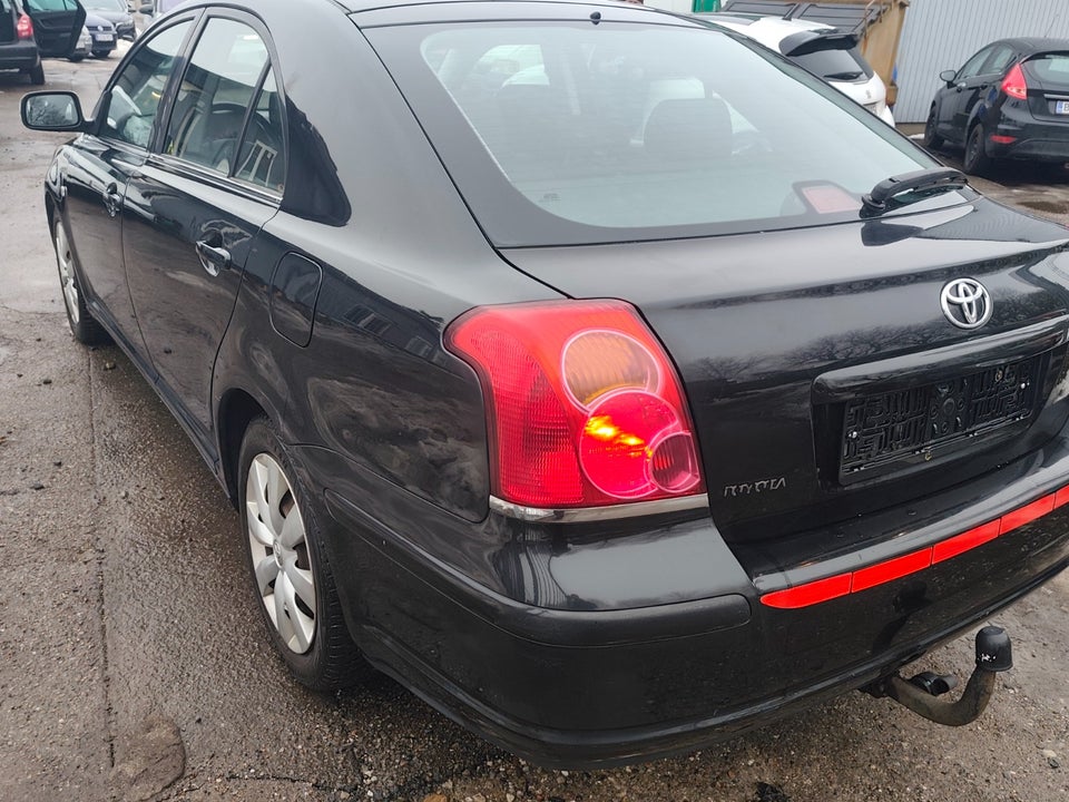 Toyota Avensis 1,8 VVT-i Sol aut. 5d