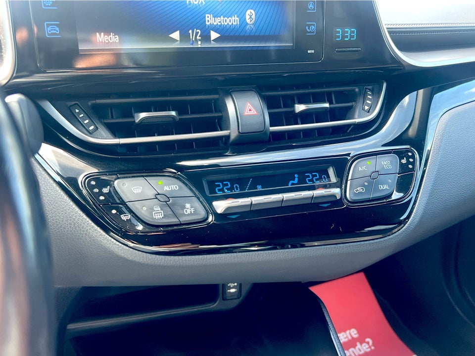 Toyota C-HR 1,8 Hybrid Premium Selected CVT 5d