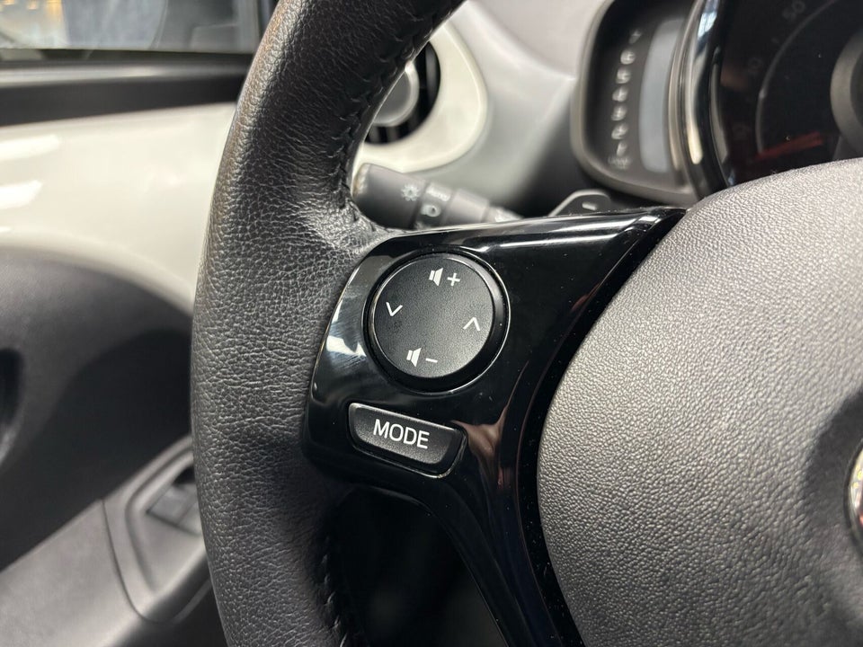 Toyota Aygo 1,0 VVT-i x-press x-shift 5d