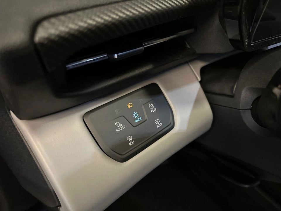 Ford Explorer 82 Premium Extended Range 5d