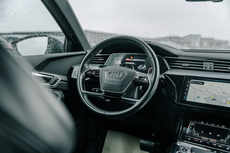 Audi e-tron 55 S-line quattro 5d