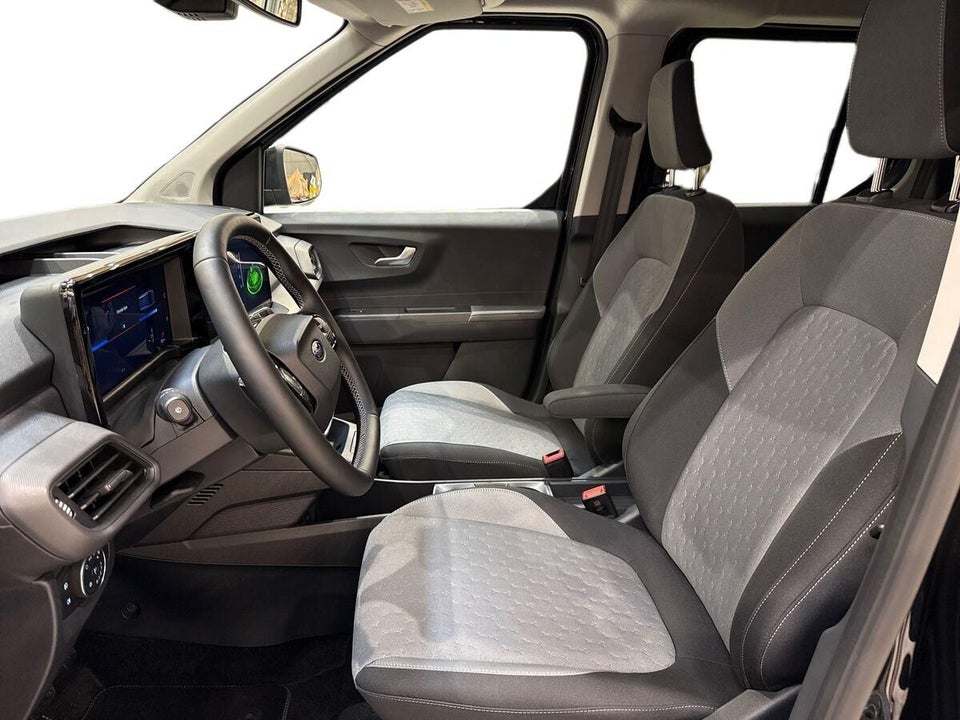 Ford E-Tourneo Courier 43 Titanium
