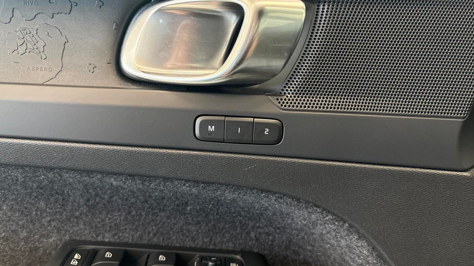 Volvo XC40 ReCharge Extended Range Plus 5d