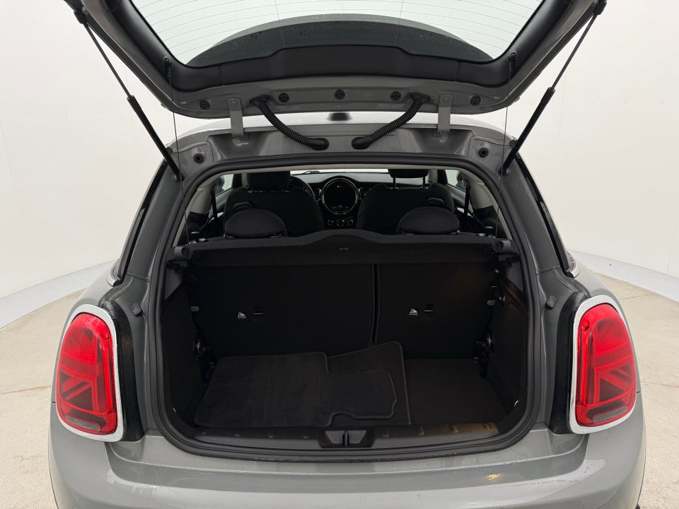 MINI Cooper SE Essential 3d
