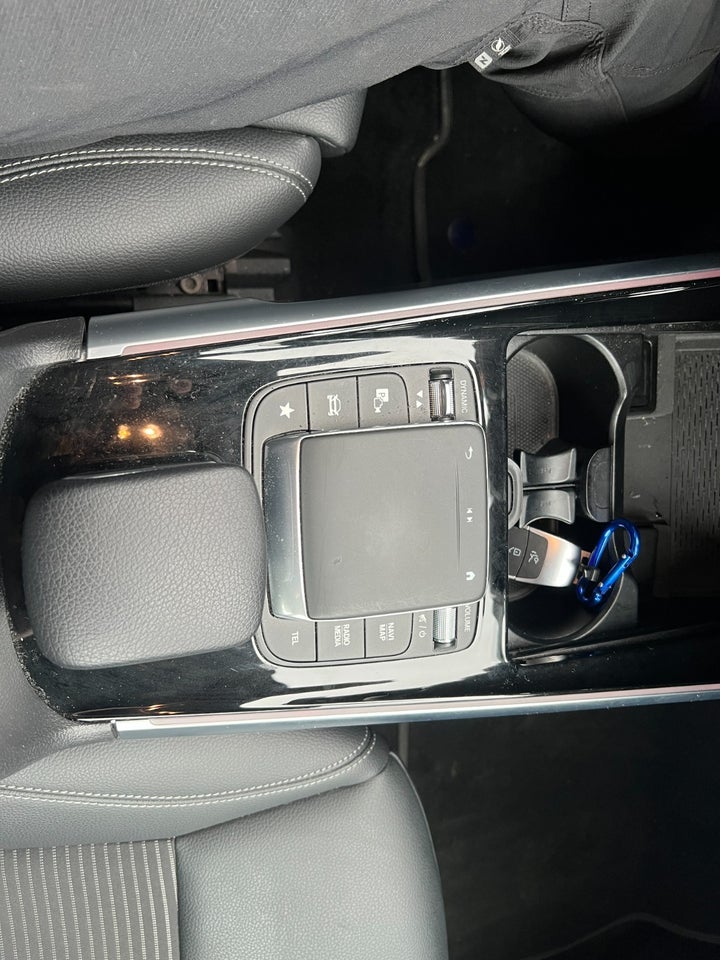 Mercedes EQB300 Progressive 4Matic 5d