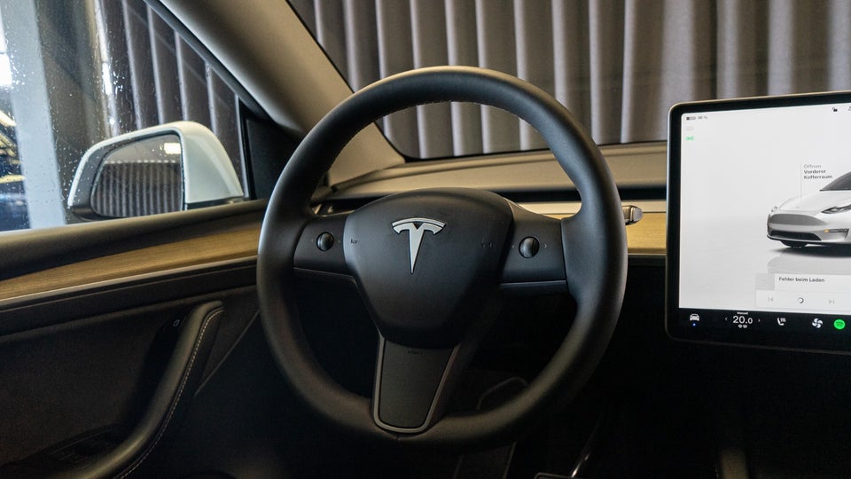 Tesla Model Y RWD 5d