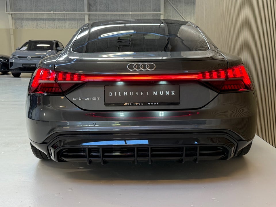 Audi e-tron GT pro quattro 4d
