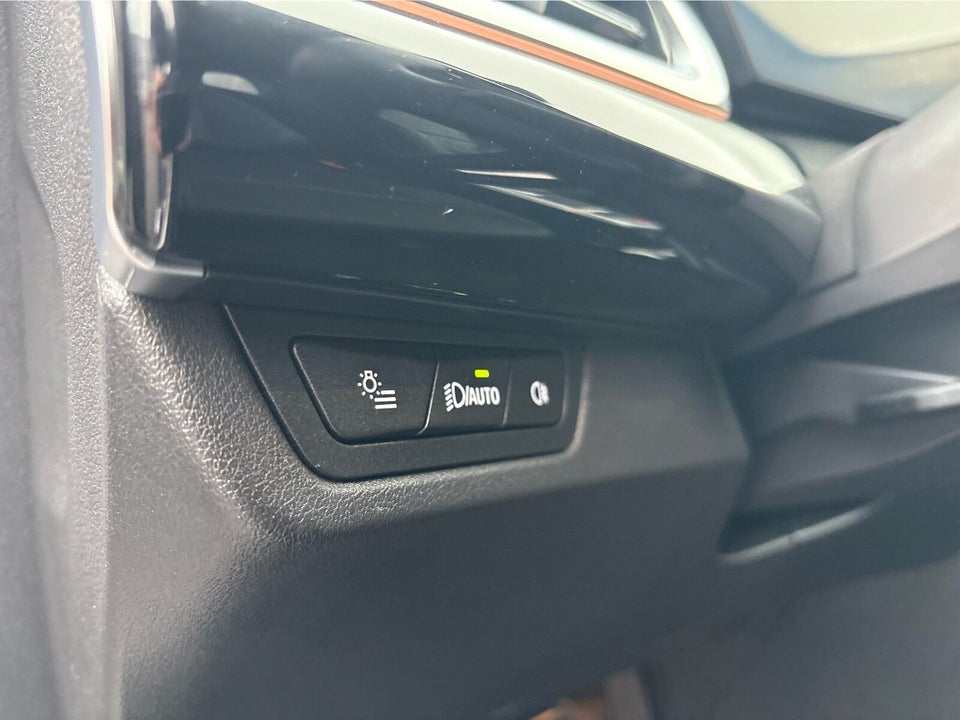 BMW iX1 eDrive20 X-Line 5d