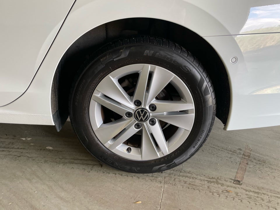 VW Golf VIII 1,5 eTSi 130 Life Variant DSG 5d