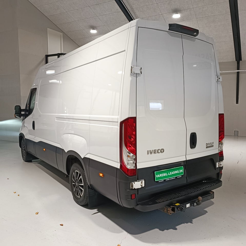 Iveco Daily 2,3 35S16 12m³ Van AG8