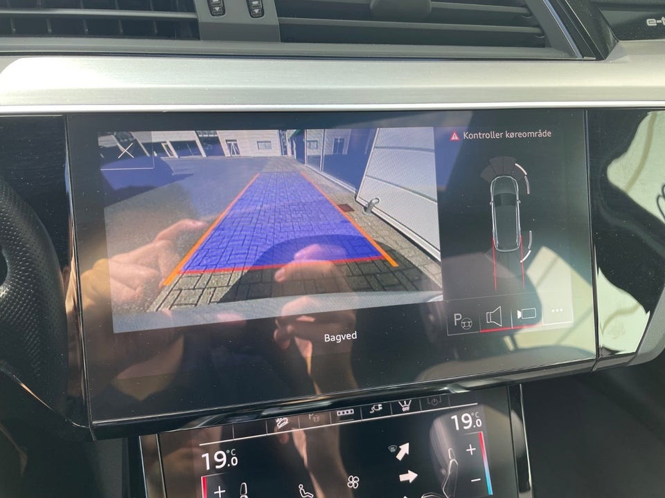 Audi e-tron 55 S-line quattro 5d