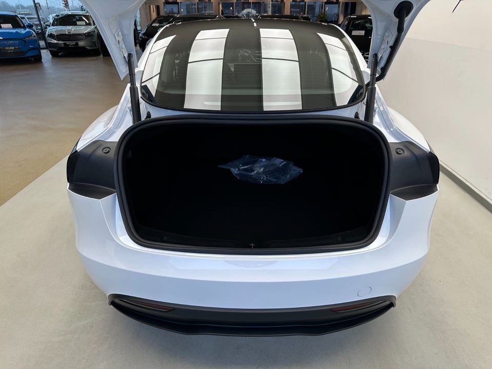 Tesla Model 3 Long Range AWD 4d