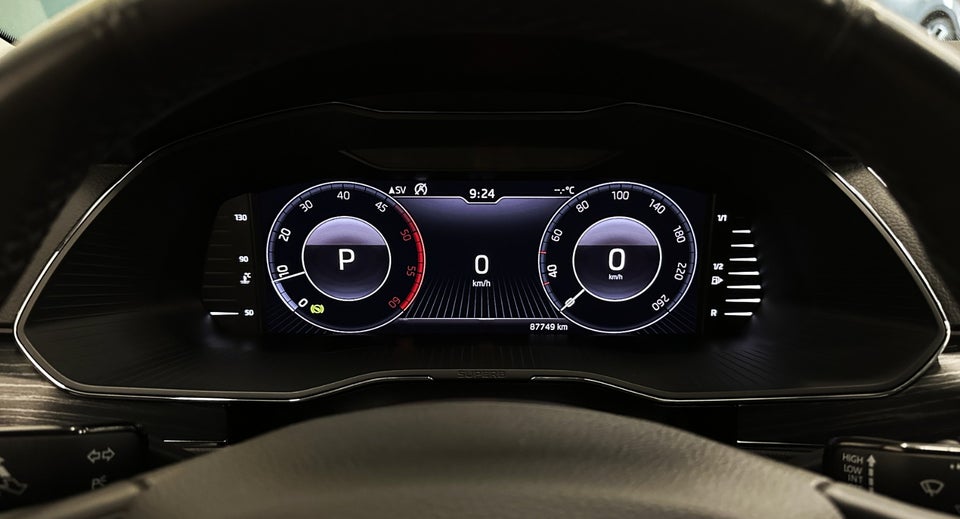 Skoda Superb 2,0 TDi 150 Business Executive Combi DSG 5d