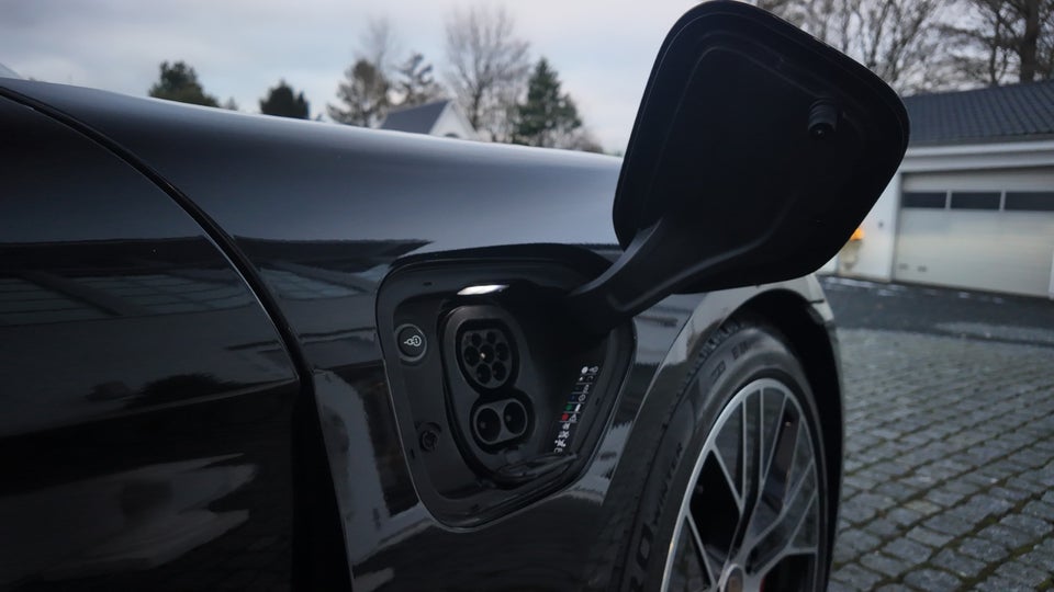 Porsche Taycan 4S Performance+ 4d