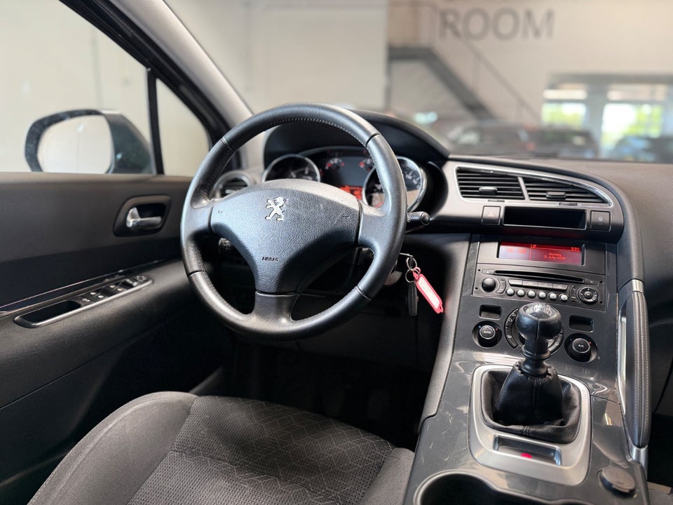 Peugeot 3008 1,6 HDi 114 Active 5d