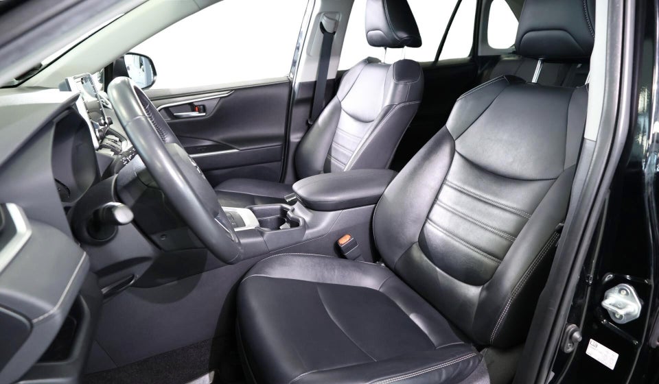 Toyota RAV4 2,5 Hybrid H3 Business MDS 5d
