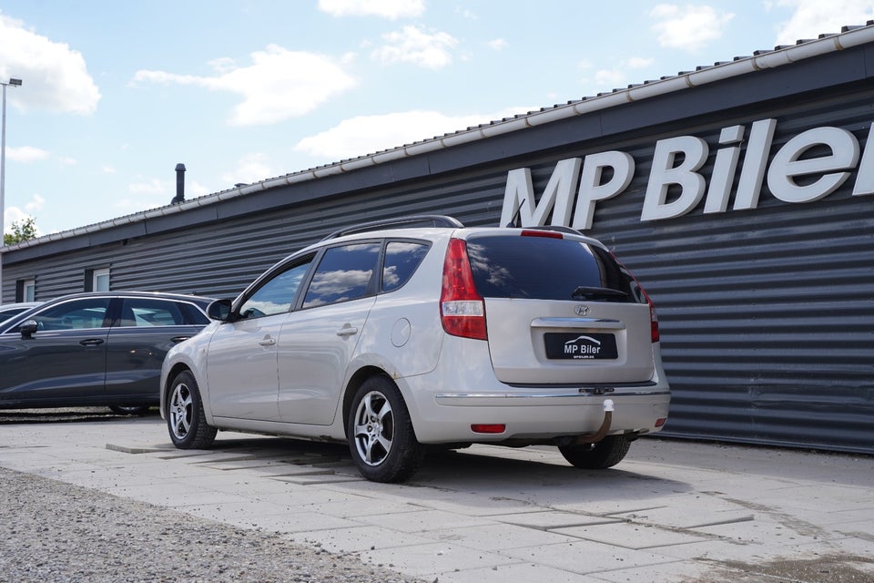 Hyundai i30 1,6 CRDi 115 Comfort CW aut. 5d