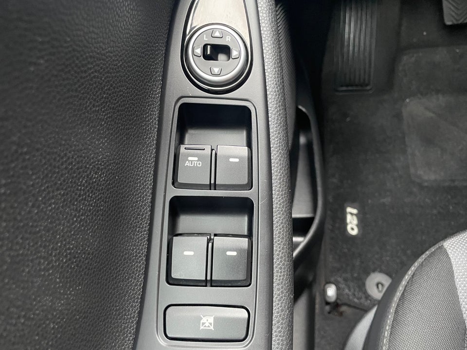 Hyundai i20 1,25 Passion 5d