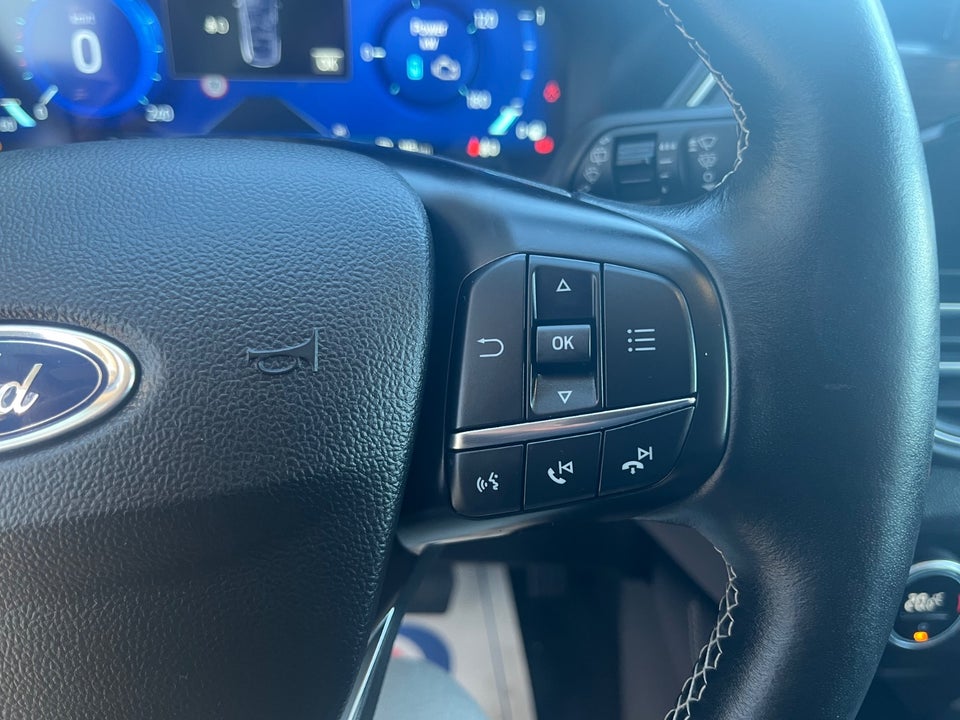 Ford Kuga 2,5 PHEV Vignale CVT 5d