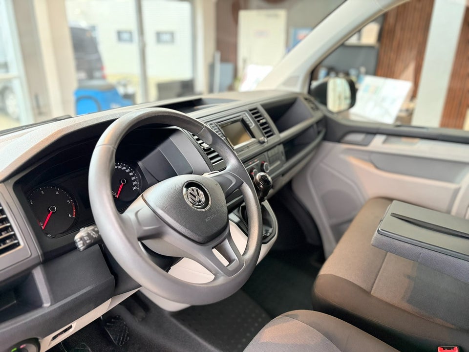 VW Transporter 2,0 TDi 102 Kassevogn kort