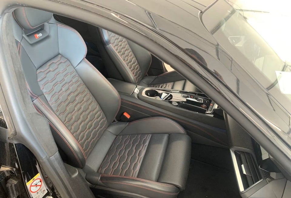 Audi RS e-tron GT quattro 4d