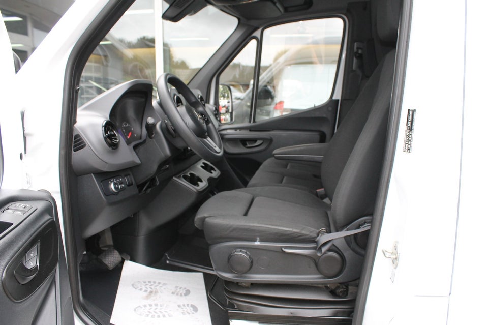 Mercedes Sprinter 317 2,0 CDi A2 Kassevogn aut. RWD