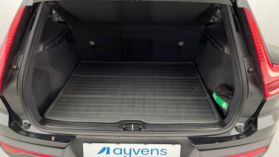 Volvo EX40 Extended Range Black Edition 5d