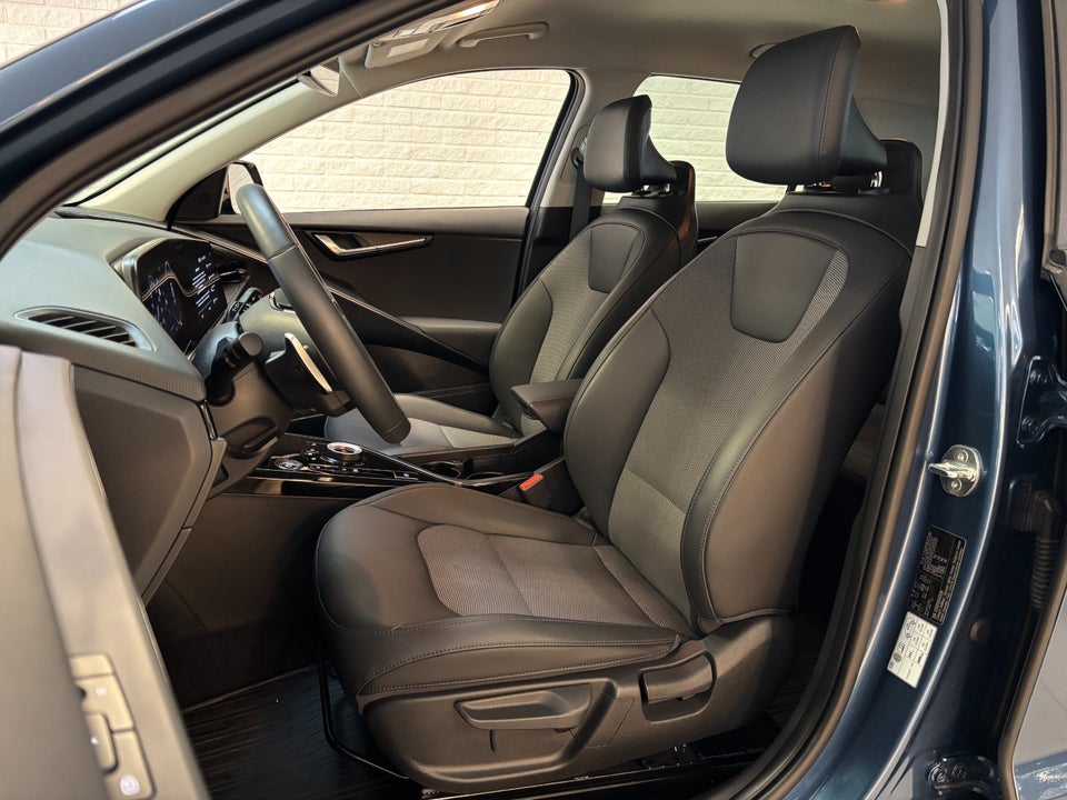 Kia Niro 64 EV Access 5d