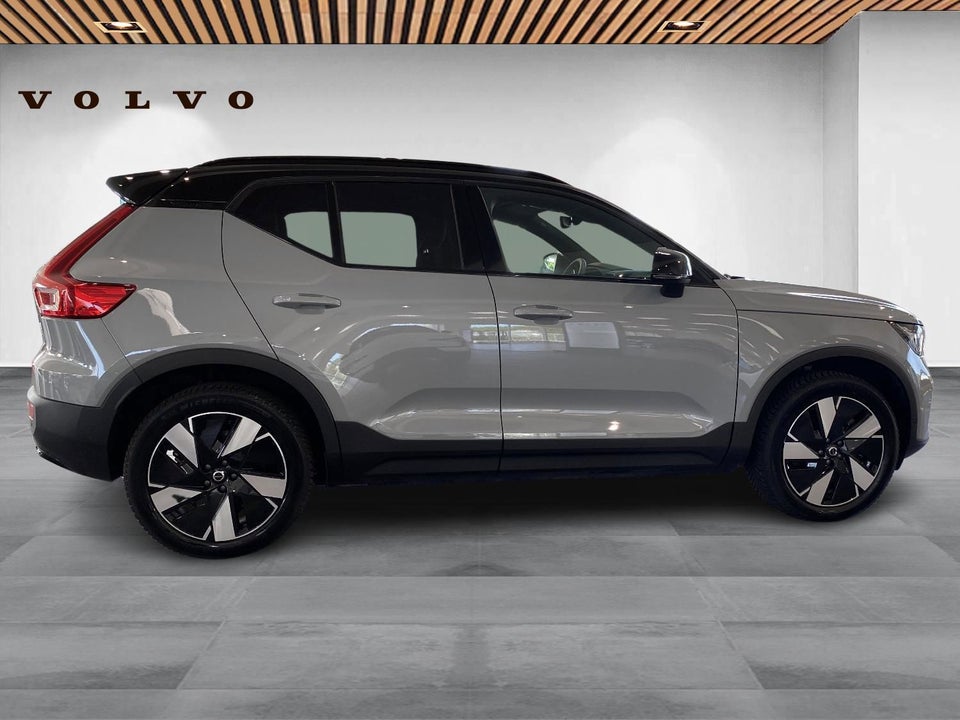 Volvo XC40 ReCharge Extended Range Plus 5d