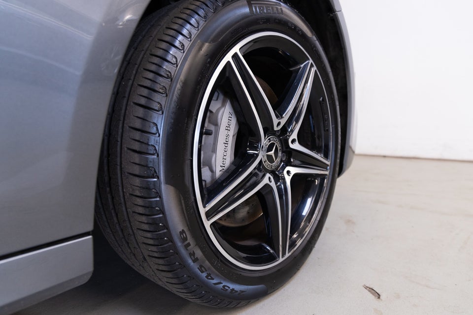 Mercedes E300 de 2,0 AMG Line stc. aut. 5d