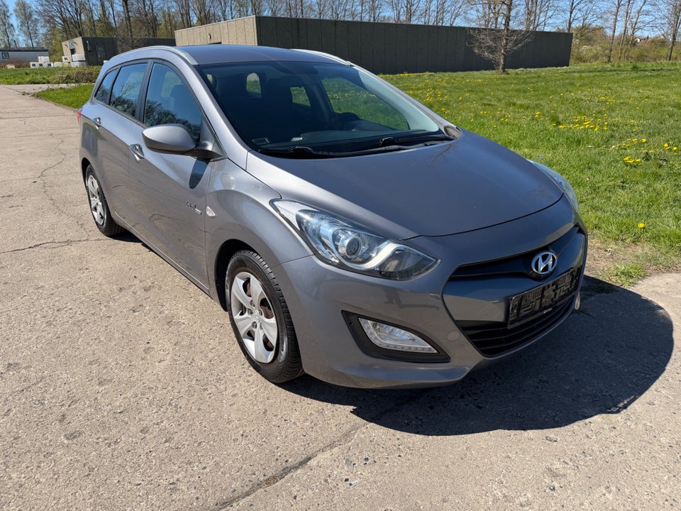 Hyundai i30 1,6 GDi XTR CW Eco 5d