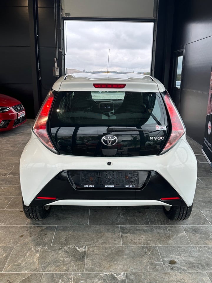 Toyota Aygo 1,0 VVT-i x-press 5d