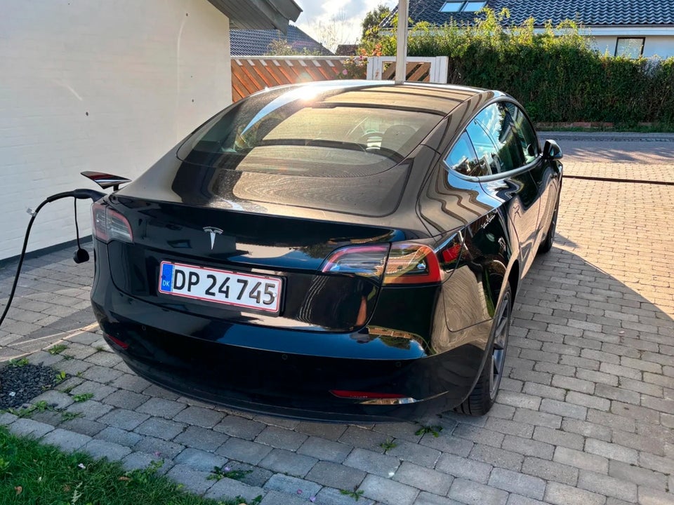 Tesla Model 3 RWD 4d