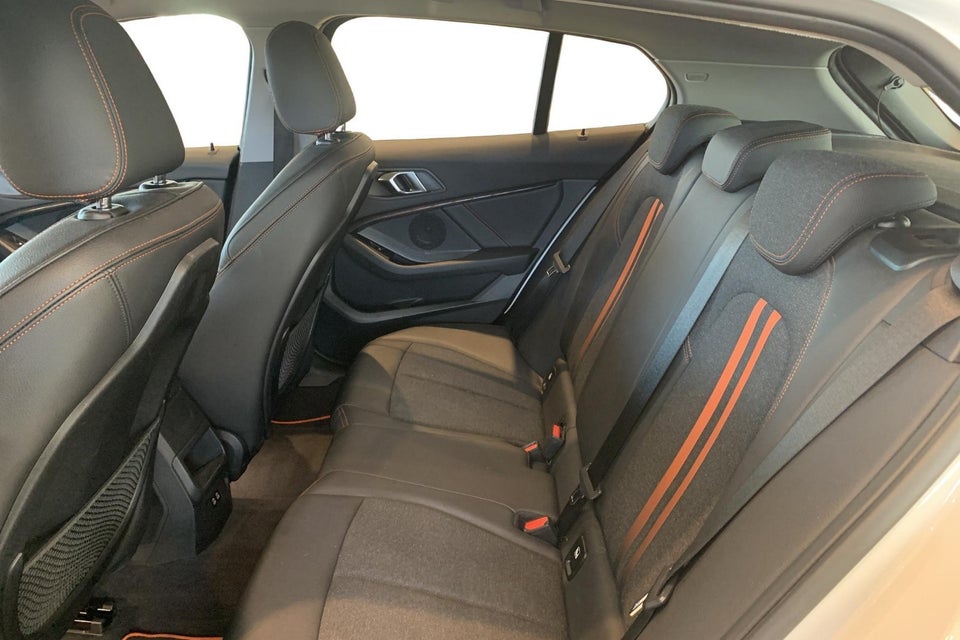 BMW 118i 1,5 Sport Line aut. 5d