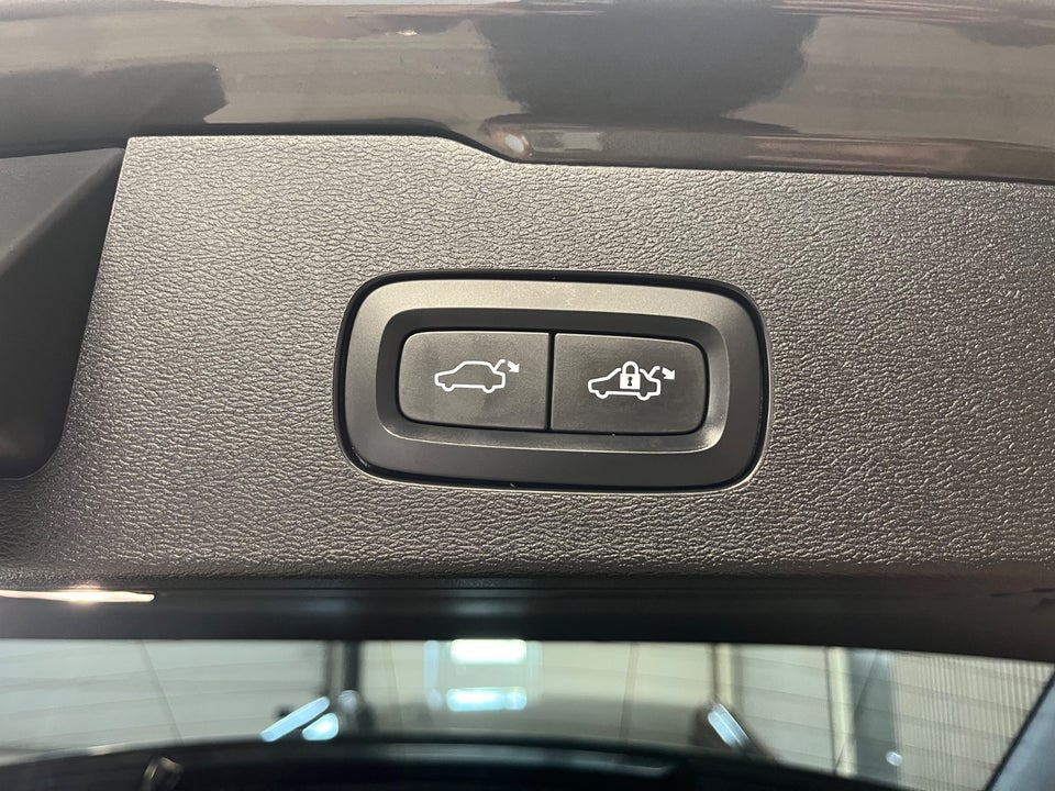 Volvo V60 2,0 T6 ReCharge R-Design aut. AWD 5d