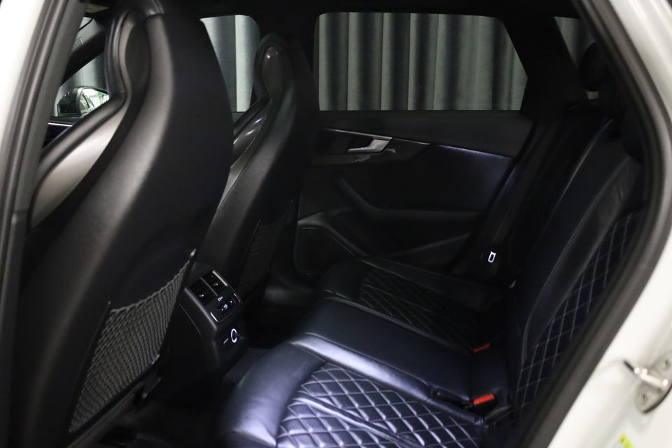 Audi A4 40 TDi S-line Sport Avant S-tr. 5d