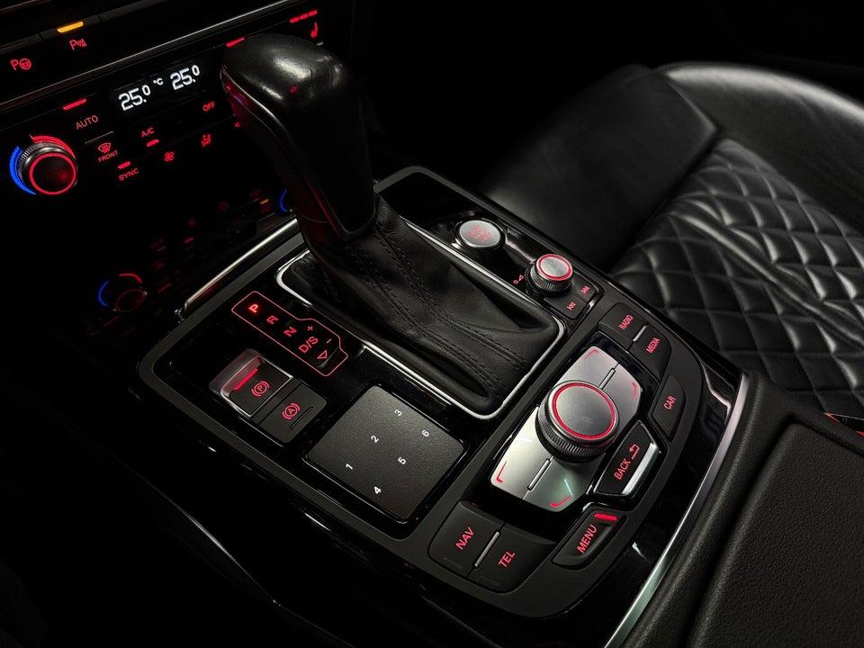 Audi A6 3,0 TDi 320 S-line Avant quattro Tiptr. 5d