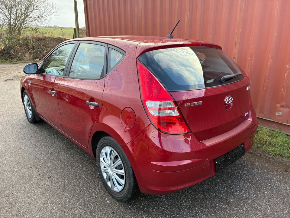 Hyundai i30 1,4 CVVT 109 Classic 5d