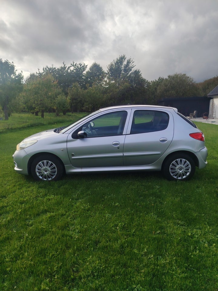 Peugeot 206+ 1,4 Generation 5d