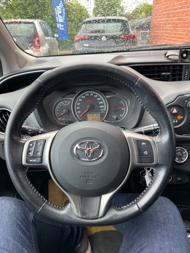 Toyota Yaris 1,0 VVT-i T2 Komfort 5d