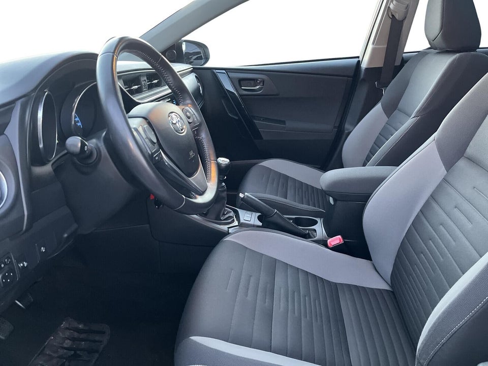 Toyota Auris 1,2 T T2 Comfort Touring Sports 5d