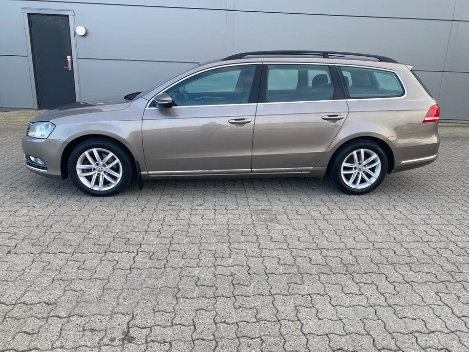 VW Passat 1,6 TDi 105 Highline Variant BMT 5d