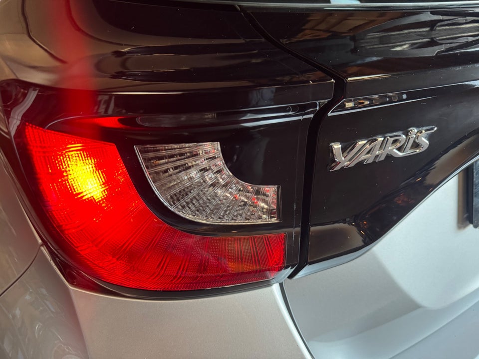 Toyota Yaris 1,5 Hybrid H1 e-CVT 5d