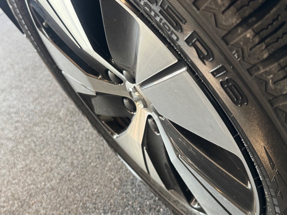 Volvo XC40 1,5 T5 ReCharge Inscription aut. 5d