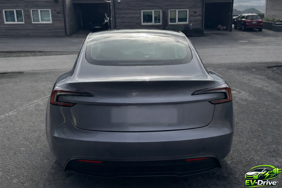Tesla Model 3 RWD 4d