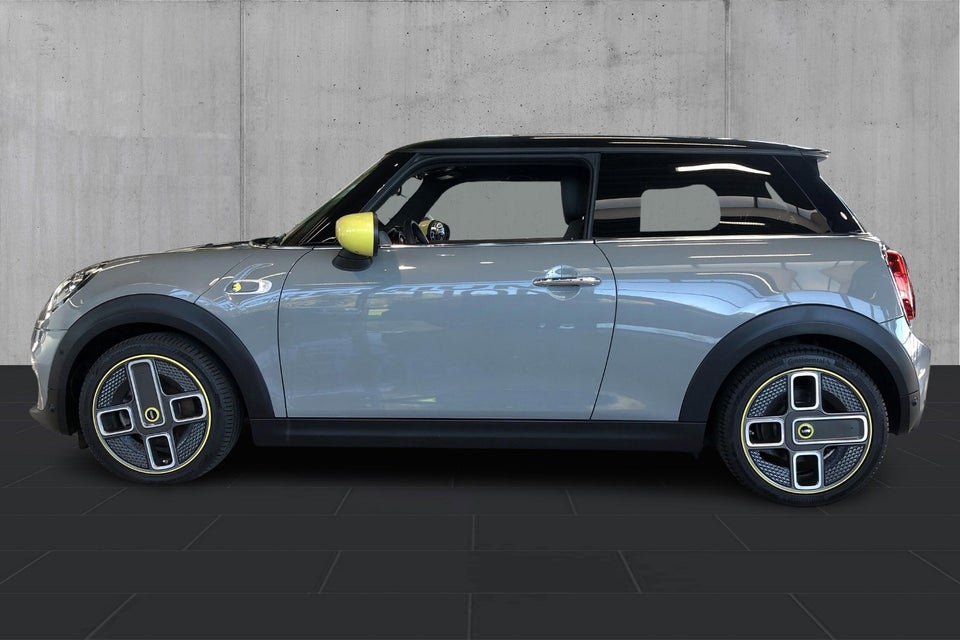 MINI Cooper SE Essential 3d