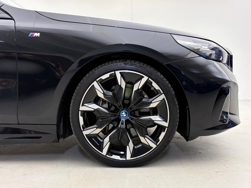BMW i5 eDrive40 Fully Charged M-Sport 4d