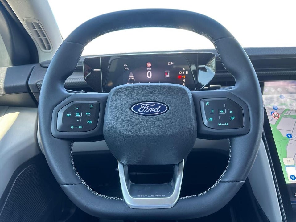Ford Explorer 52 Premium Standard Range 5d