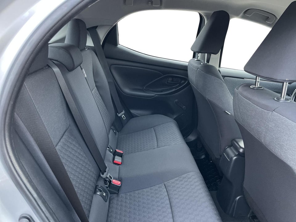 Toyota Yaris 1,5 Hybrid H3 e-CVT 5d