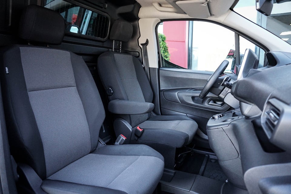 Peugeot Partner 1,5 BlueHDi 130 L2V2 Plus EAT8 Van